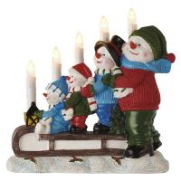 LED svícen – sněhuláci na saních, 24 cm, 2x AA, vnitřní, teplá bílá, časovač (1)