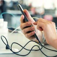 Nabíjecí a datový kabel USB-C 2.0 / Lightning MFi, 1 m, bílý (6)